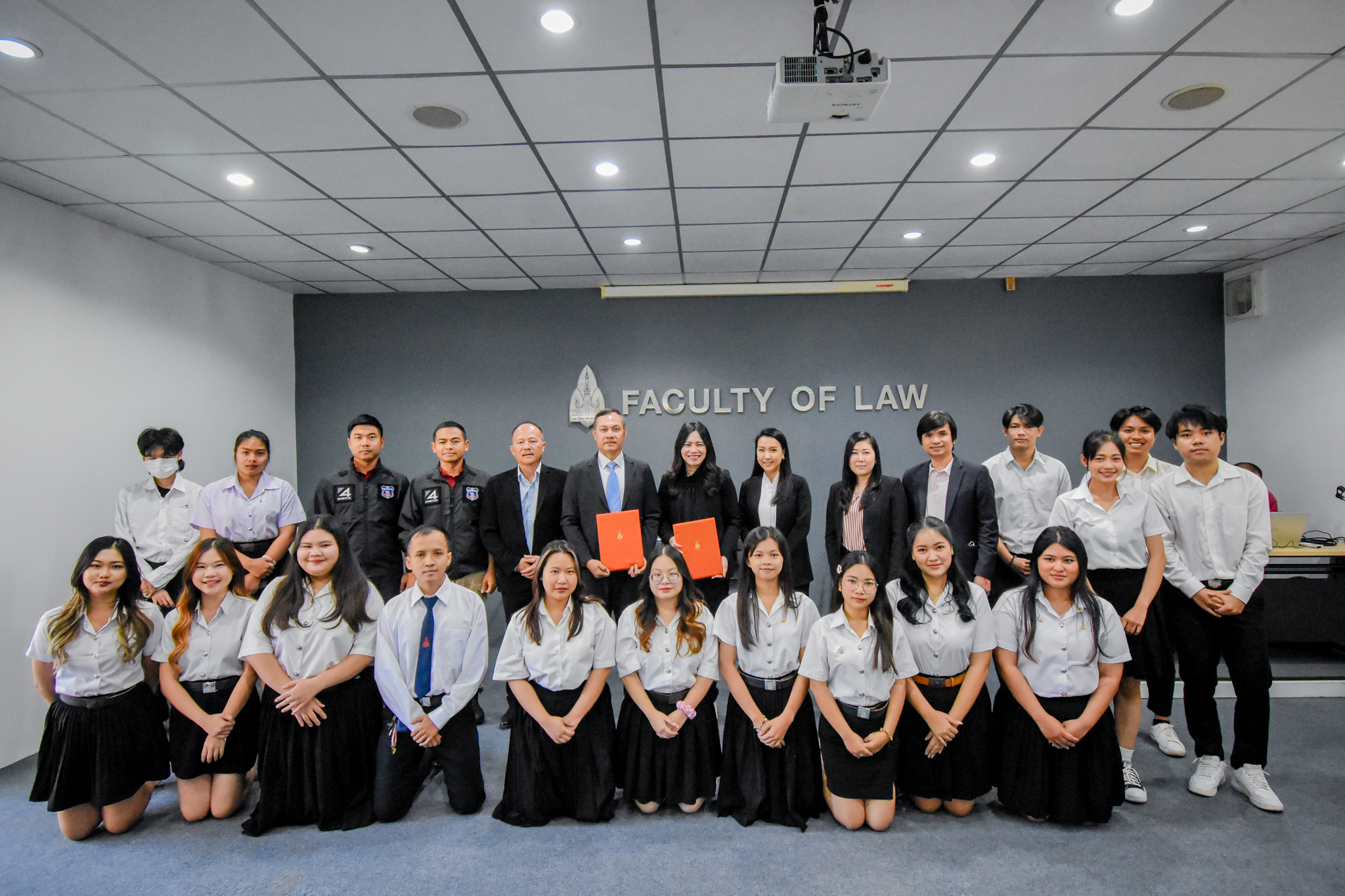 คณะนิติฯ มข. จับมือ กองบังคับการสืบสวนสอบสวนภาค 4 เปิดพื้นที่การเรียนรู้ปฏิบัติจริง สร้างนักกฎหมายที่มีทักษะวิชาชีพในสายงานตำรวจ